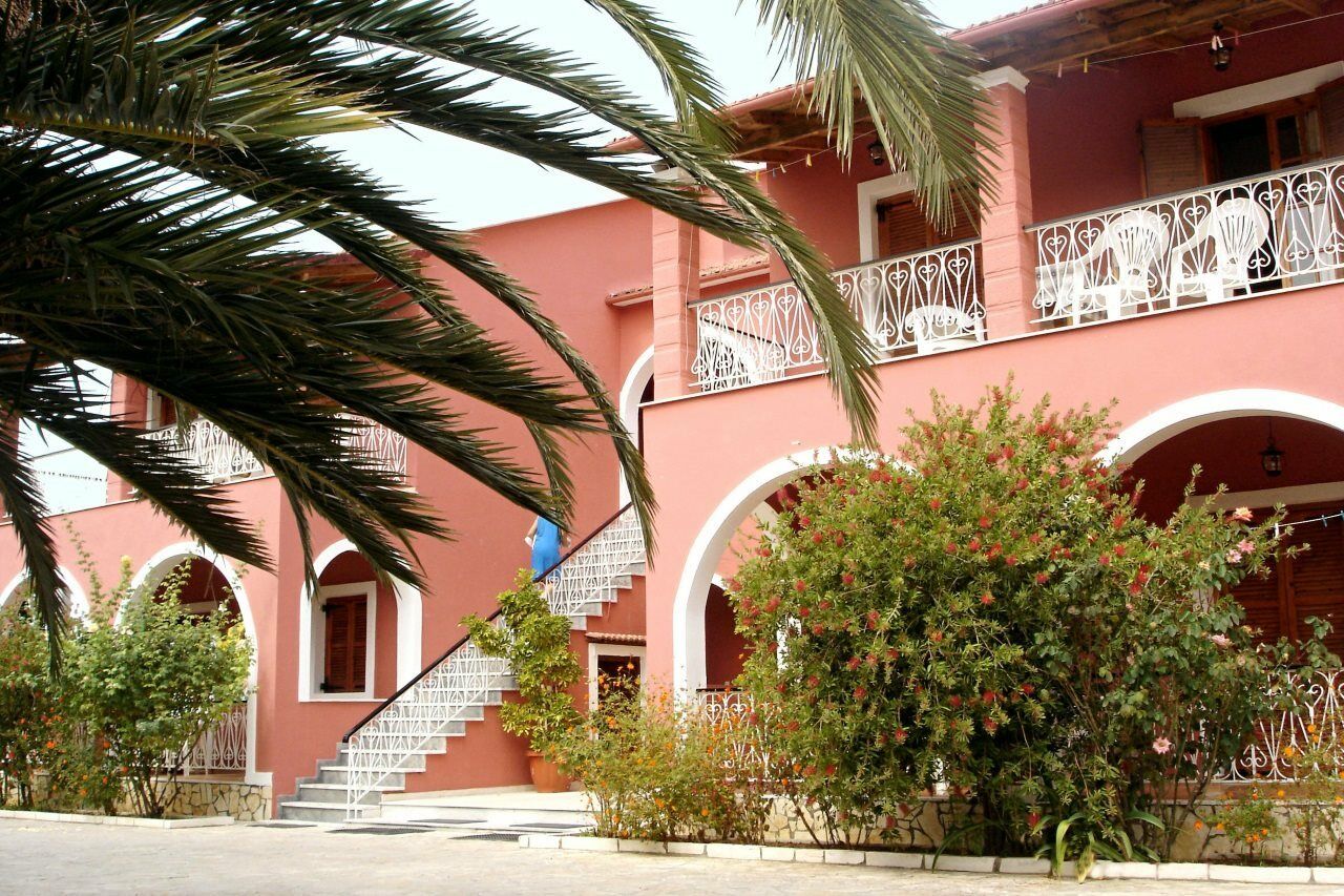 אצ'ארבי Niki Studios And Apartments By Hotelius מראה חיצוני תמונה